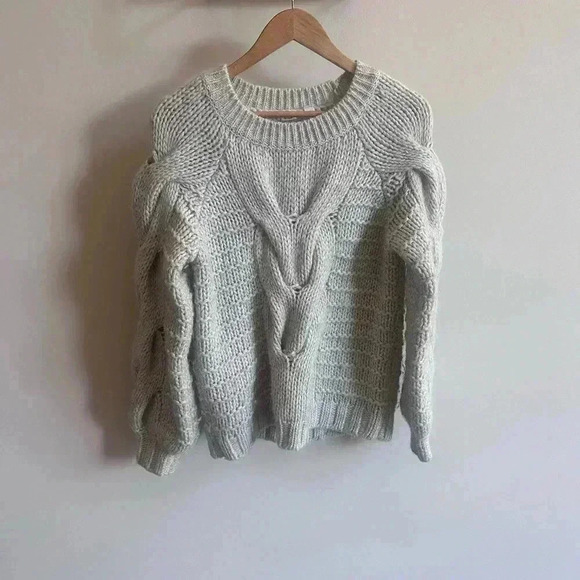 Chunky Cable-Knit Crewneck Sweater Size Small wool - Picture 6 of 6